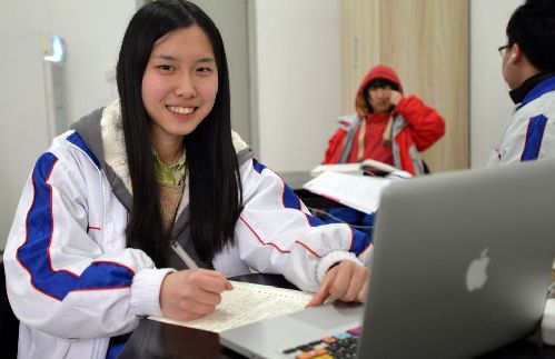 成都高三女孩被美国名校录取获170万奖学金-中国教育1
