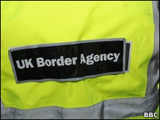 2012英国:数万移民申请者“人间蒸发”1